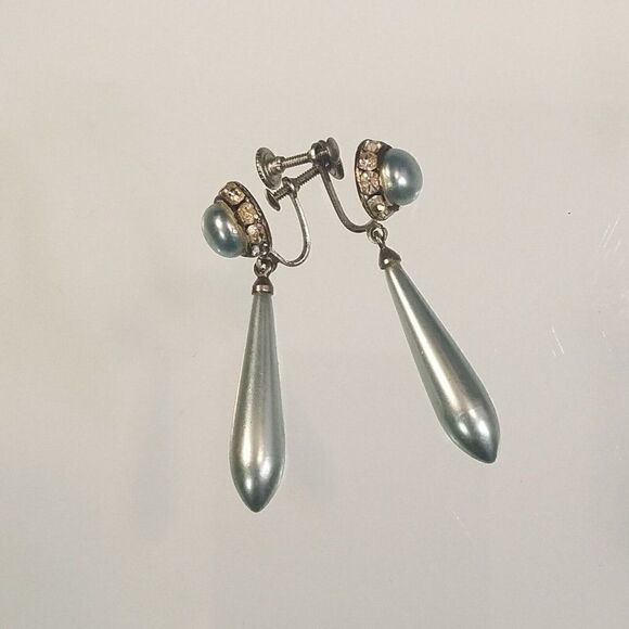 Vintage Tear Drop Icy Blue Screw Back Earrings As Is - Picture 2 of 7